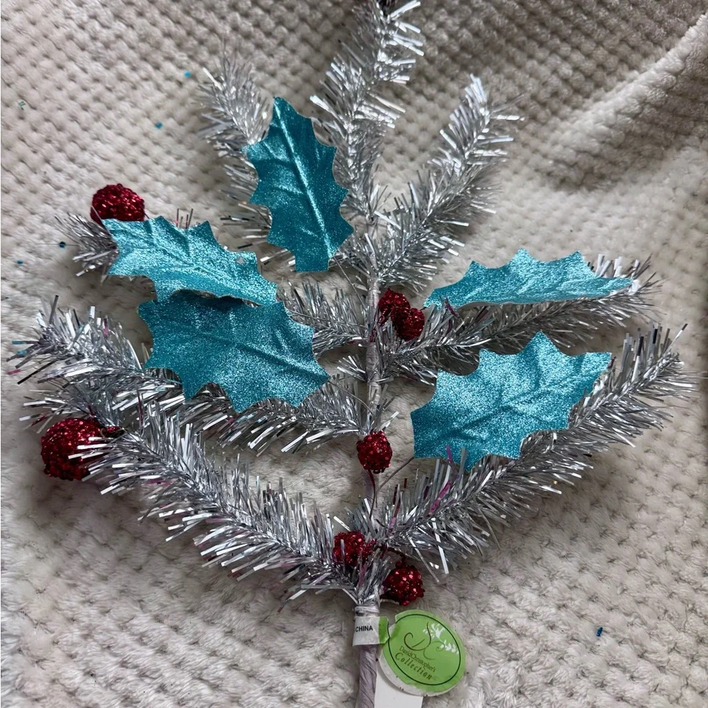 Designer David Christopher Retro Silver Teal and Red Decorated Pick Set5